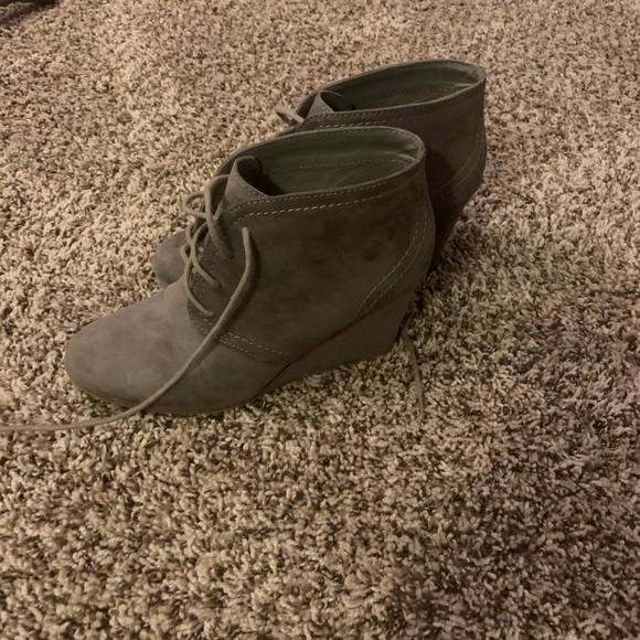 Grey lace up booties - Picture 2 of 2